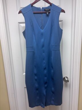 White House Black Market Blue Sheath Dress Size 6 Sleeveless V-Neck
